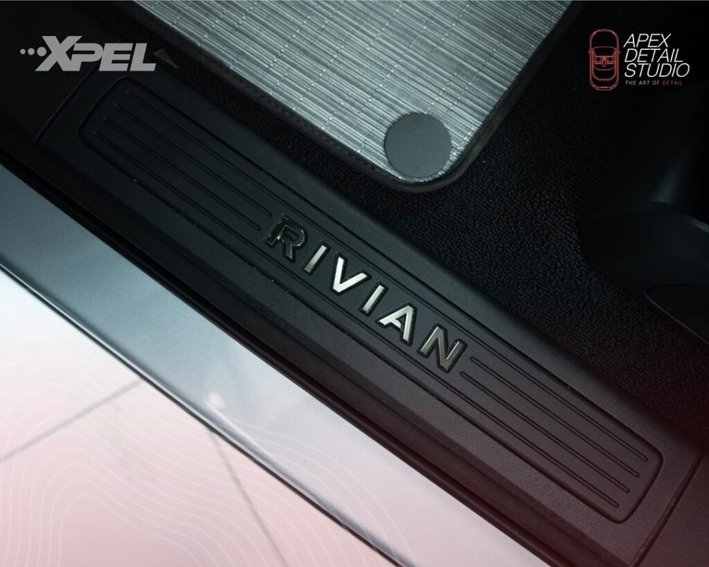 Car Rivian R1T