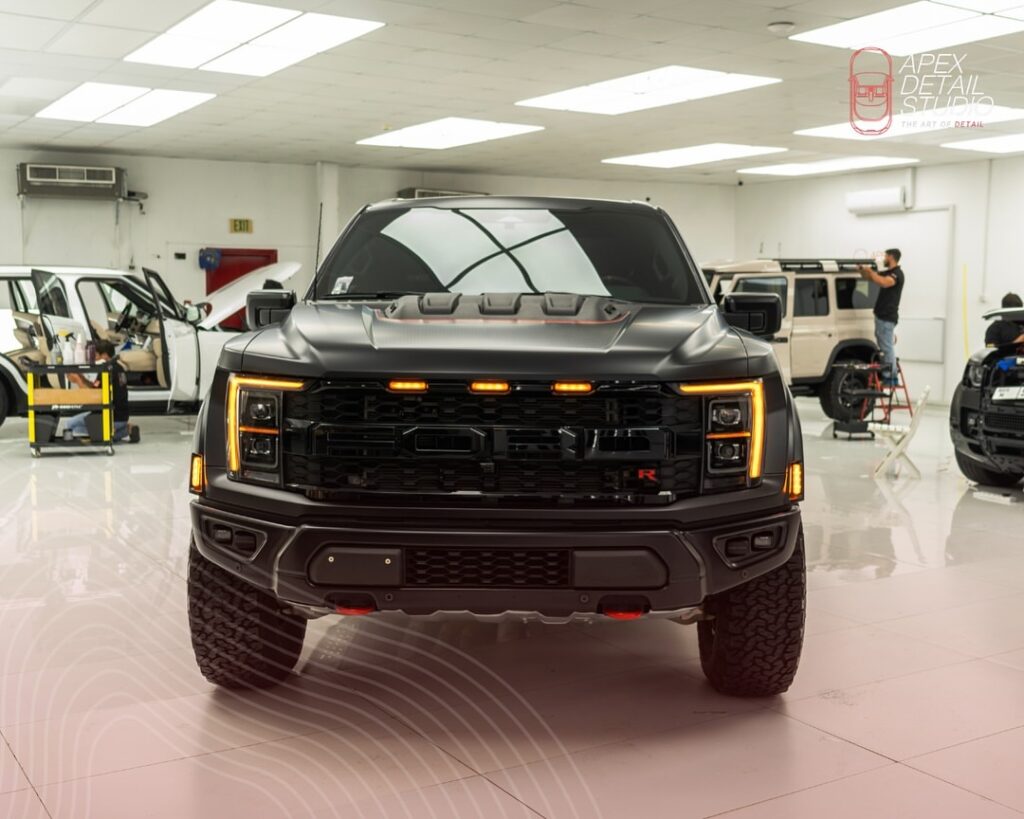 Ford Raptor Front view