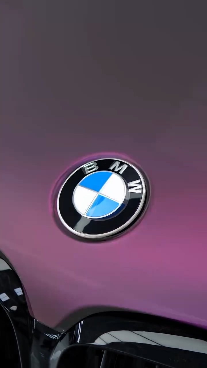BMW X5 badge on the new purple colour PPF in Dubai