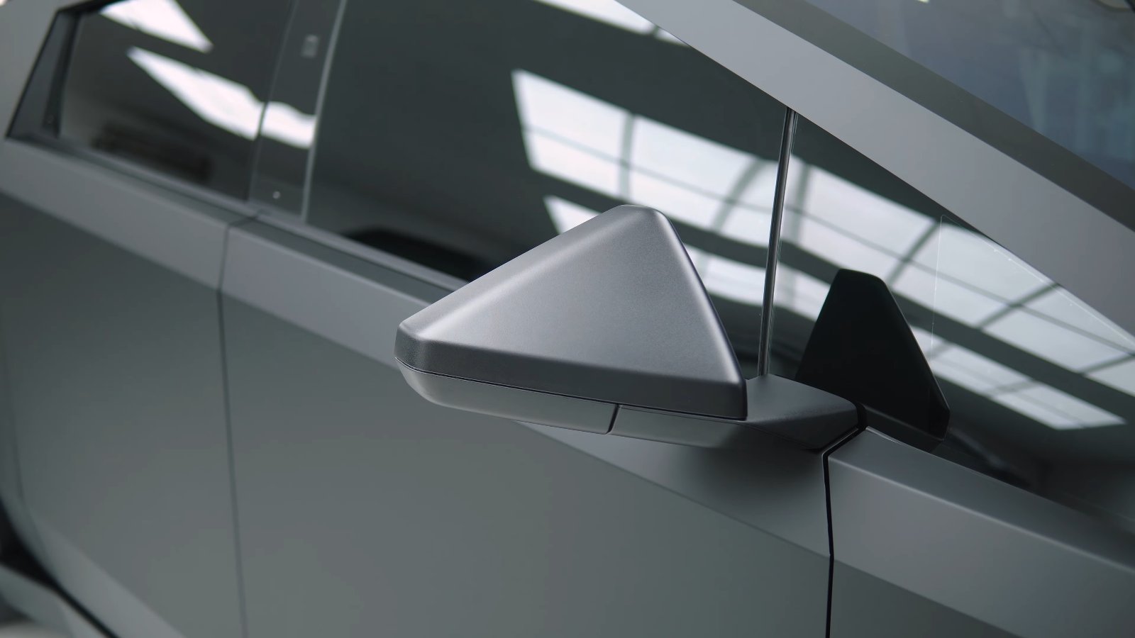 Tesla Cybertruck Cyberbeast mirror finished in satin black film