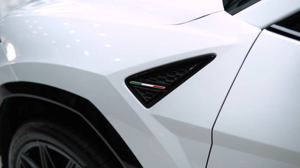 Front wing of a white Lamborghini Urus SE after full PPF in Dubai
