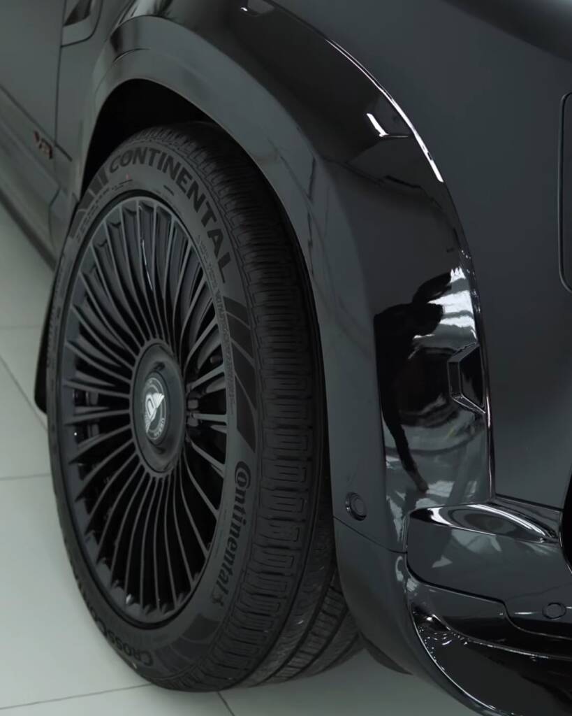 Wide arch and black edition wheel on a 2026 Defender body kit, Apex Dubai