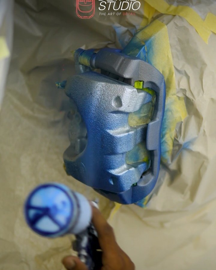Land Rover Defender, blue calipers, calipers taken from factory silver to blue, at Apex Detail Studio in Dubai