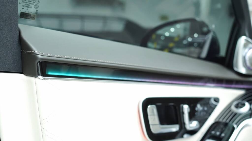 Maybach S680 Brabus door trim ambient lighting