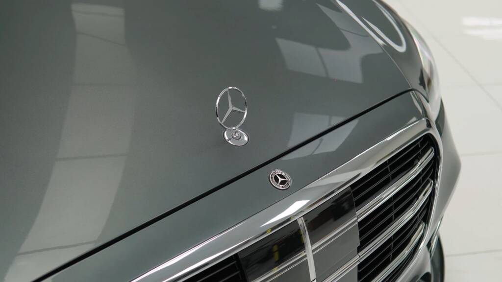 Mercedes star on the boot of a grey S500 after full PPF in Dubai