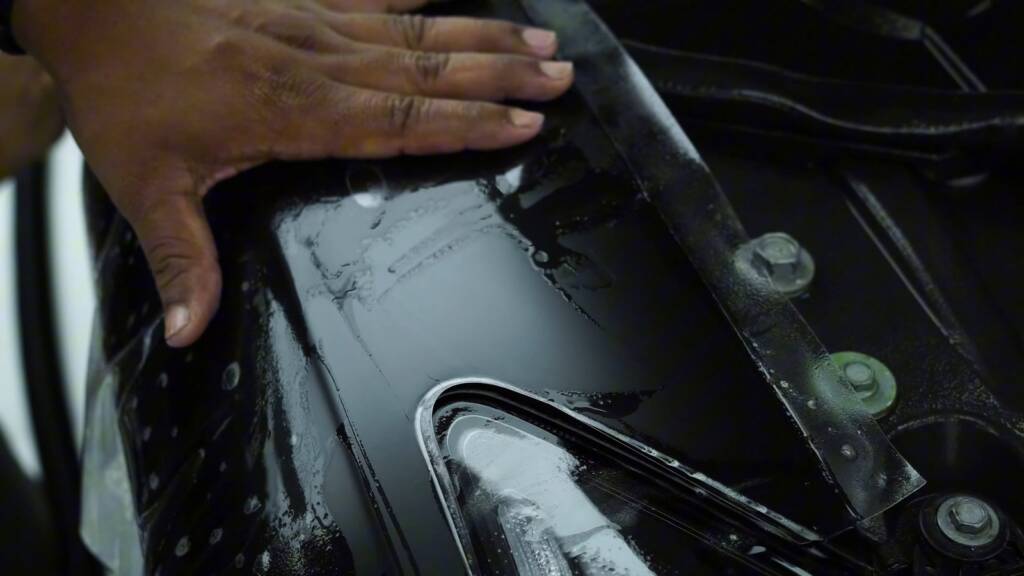 Fitting PPF around a Nissan GTR headlight