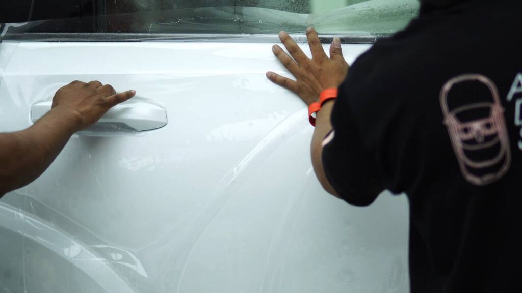 Fitting PPF around a Nissan Patrol Nismo door handle
