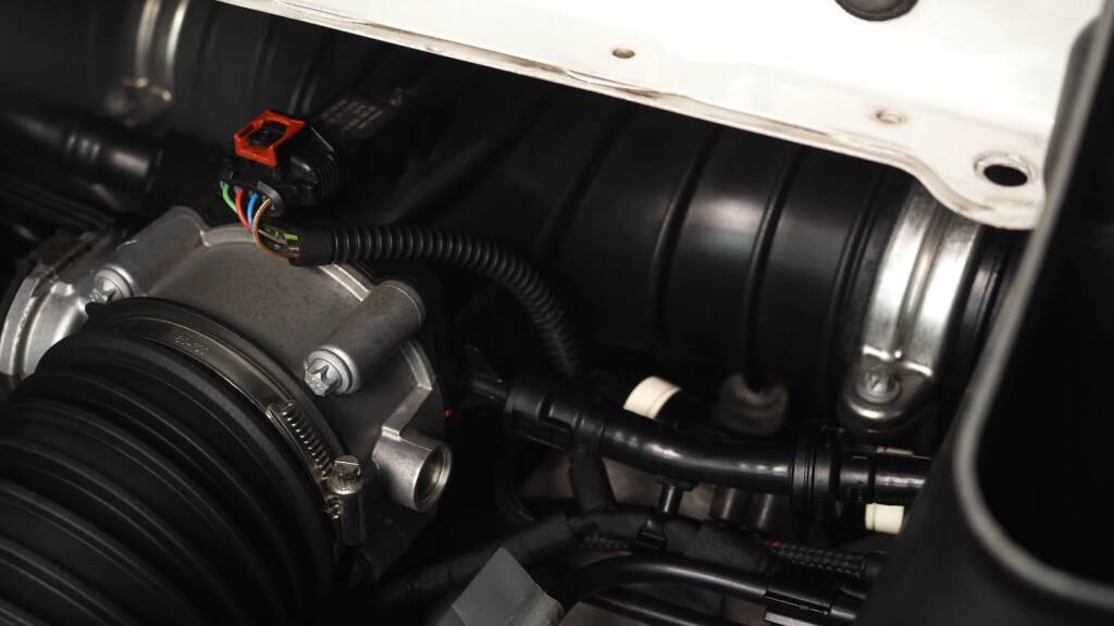 Porsche 911 GT3 engine bay after dry ice cleaning in Dubai