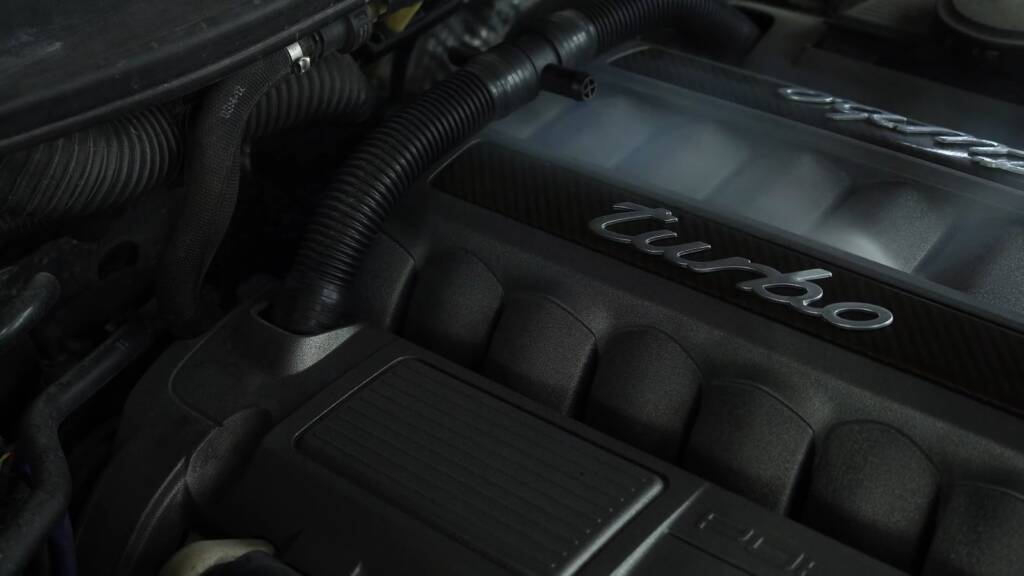 Porsche Cayenne Turbo engine cover after dry ice