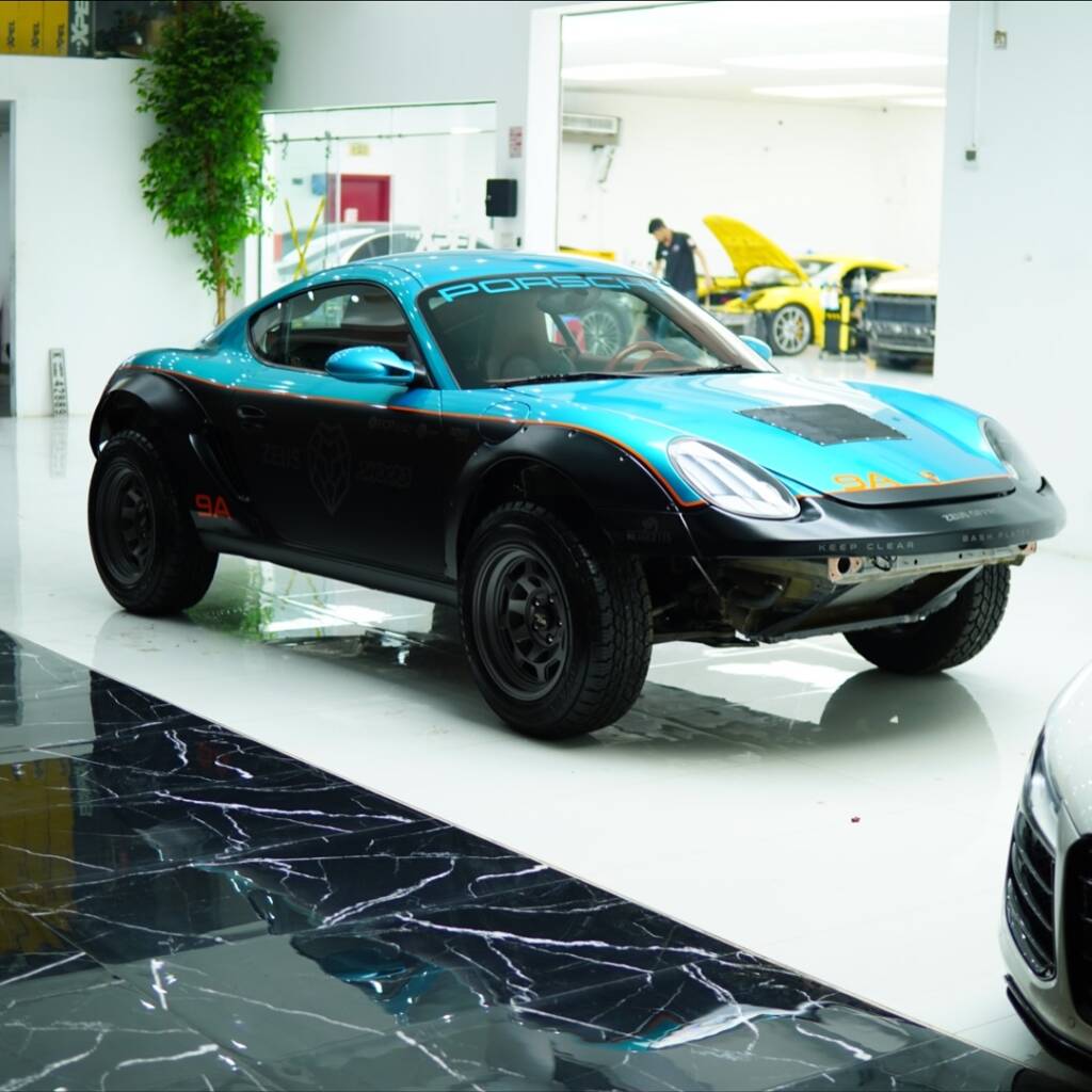 Front of the Zeus OffRoad Porsche Cayman S 987 off road build after its livery wrap in Dubai