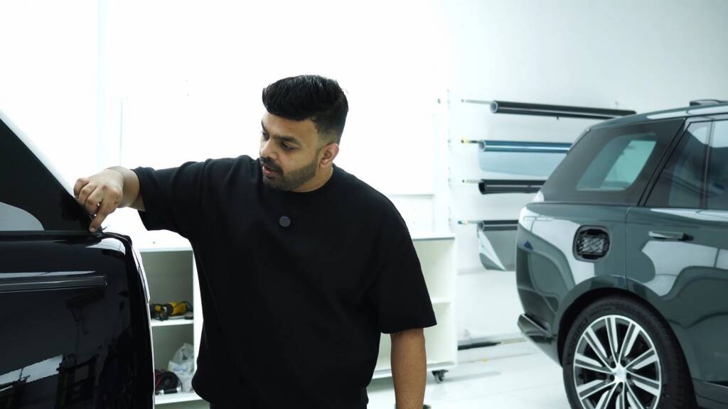 Pointing out bad PPF edges on a Range Rover