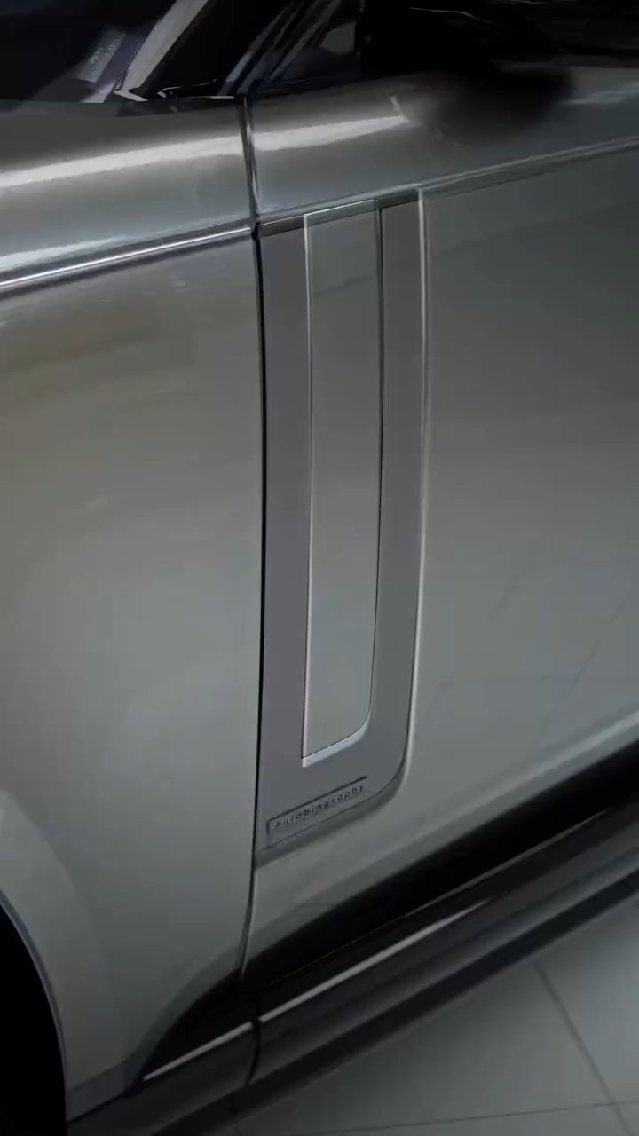 Range Rover side vent and door in grey colour PPF in Dubai