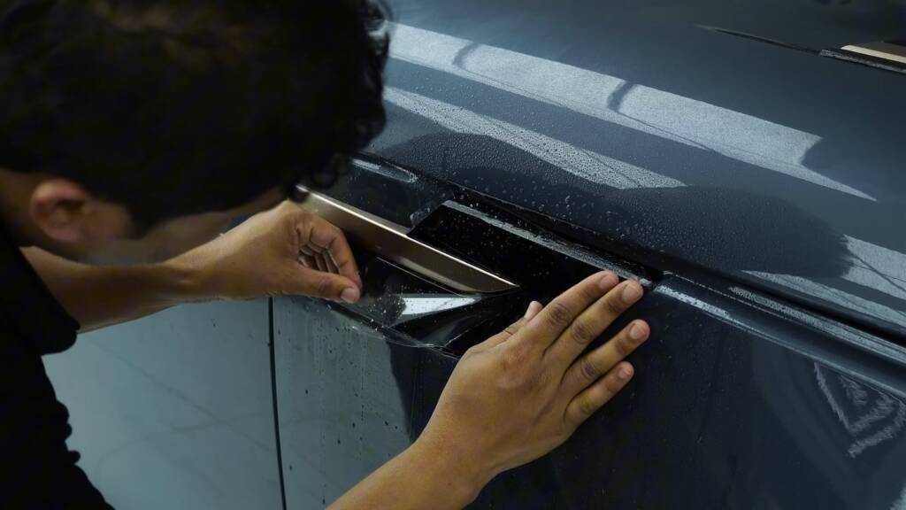 Fitting PPF around a Range Rover Sport flush door handle
