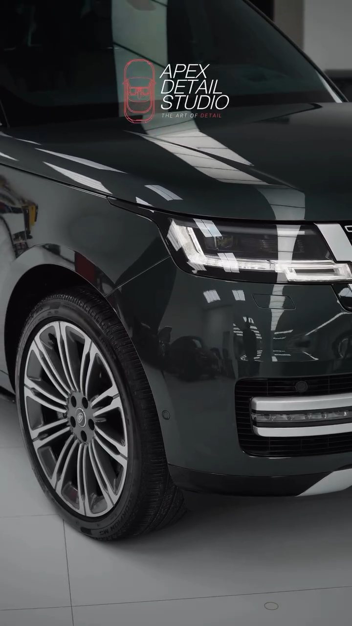 Range Rover front three-quarter with tinted windows in Dubai