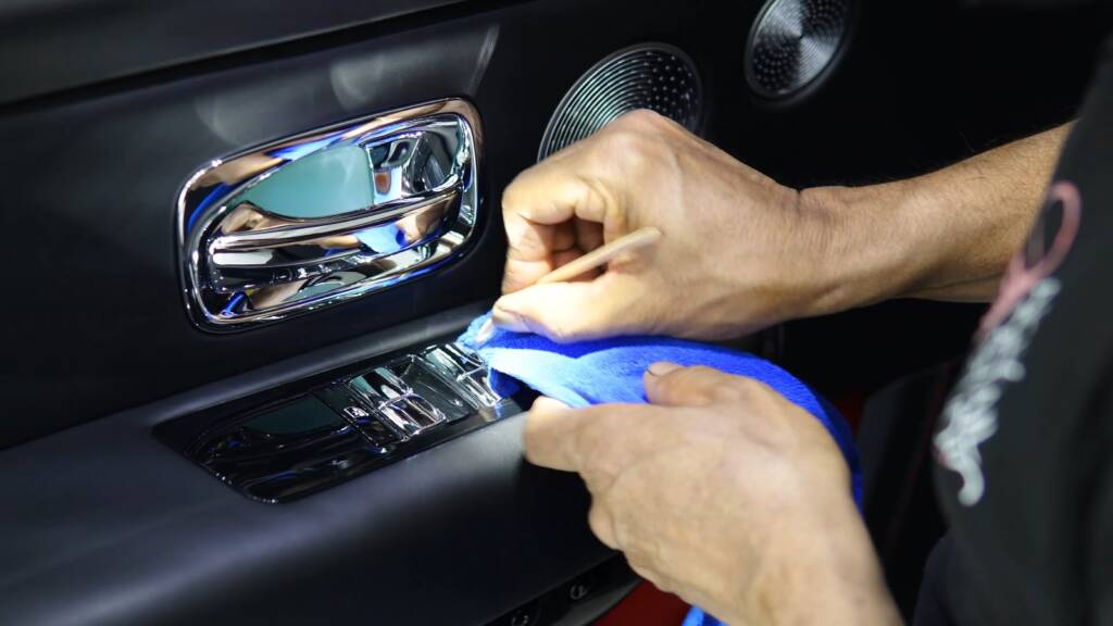 Cleaning a Rolls-Royce Cullinan door card and handle
