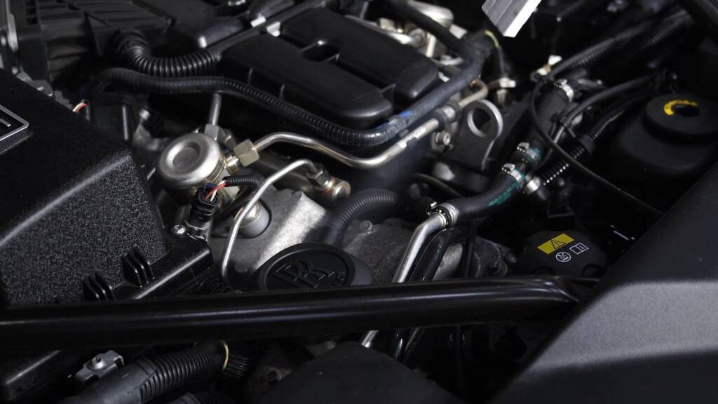 Rolls-Royce Dawn engine bay side during dry ice cleaning
