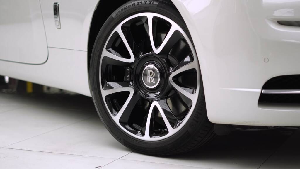 Rolls-Royce Wraith wheel after dry ice and full clean