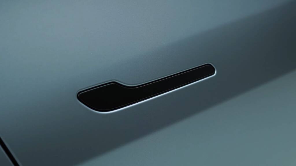 Tesla Model Y Juniper door handle in satin stealth PPF